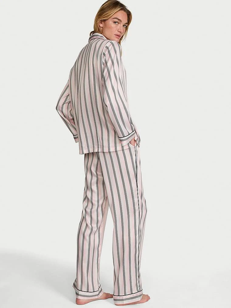 Parlak Saten Uzun Pijama Takimi arka görünümü