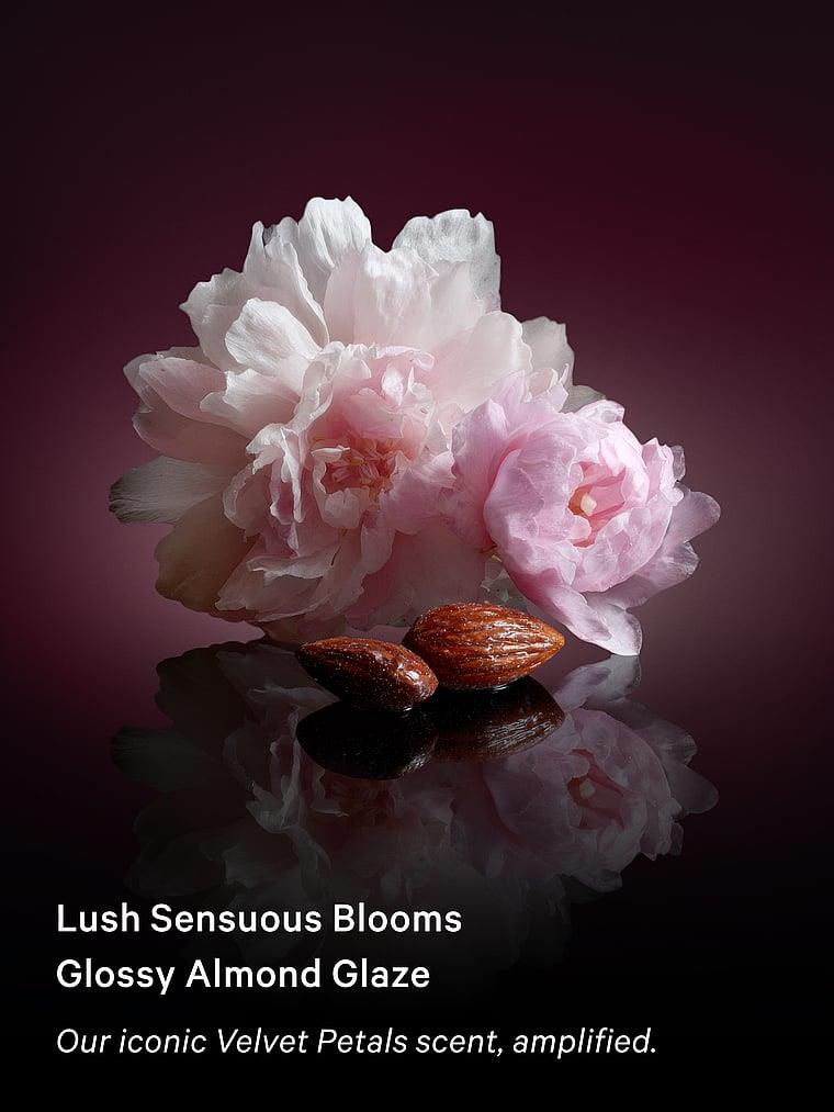 Velvet Petals Intense Vücut Spreyi arka görünüm