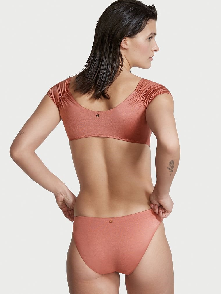 Buzgulu Omzu Acik Bikini Ustu arka görünümü