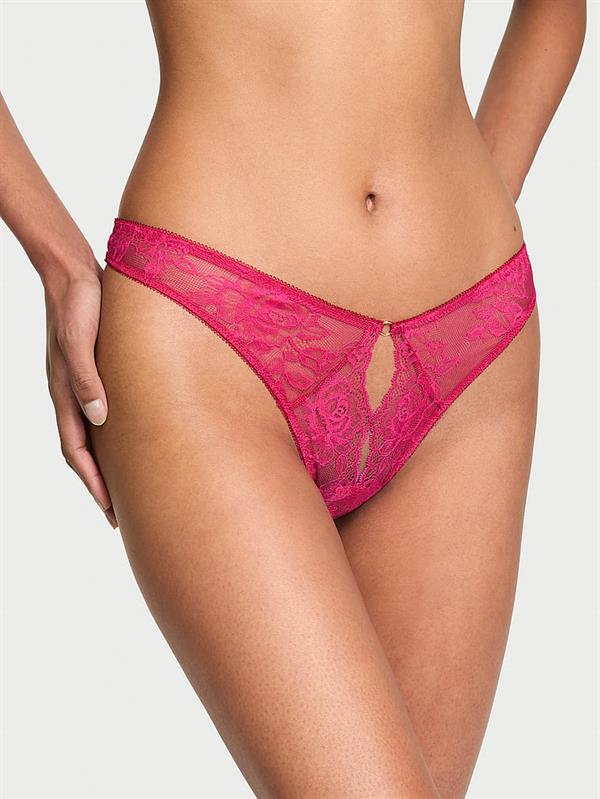 Gul Dantelli Derin Bacak Kesim Crotchless Tanga
