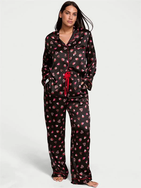 Victorias Secret Fashion Show 24 Parlak Saten Uzun Pijama Takimi ön görünüm