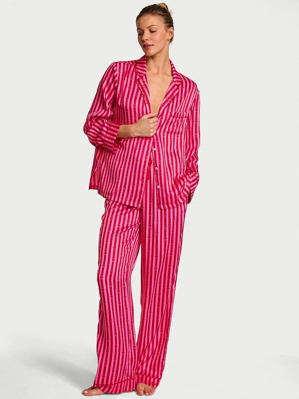 Parlak Saten Uzun Pijama Takimi arka görünüm