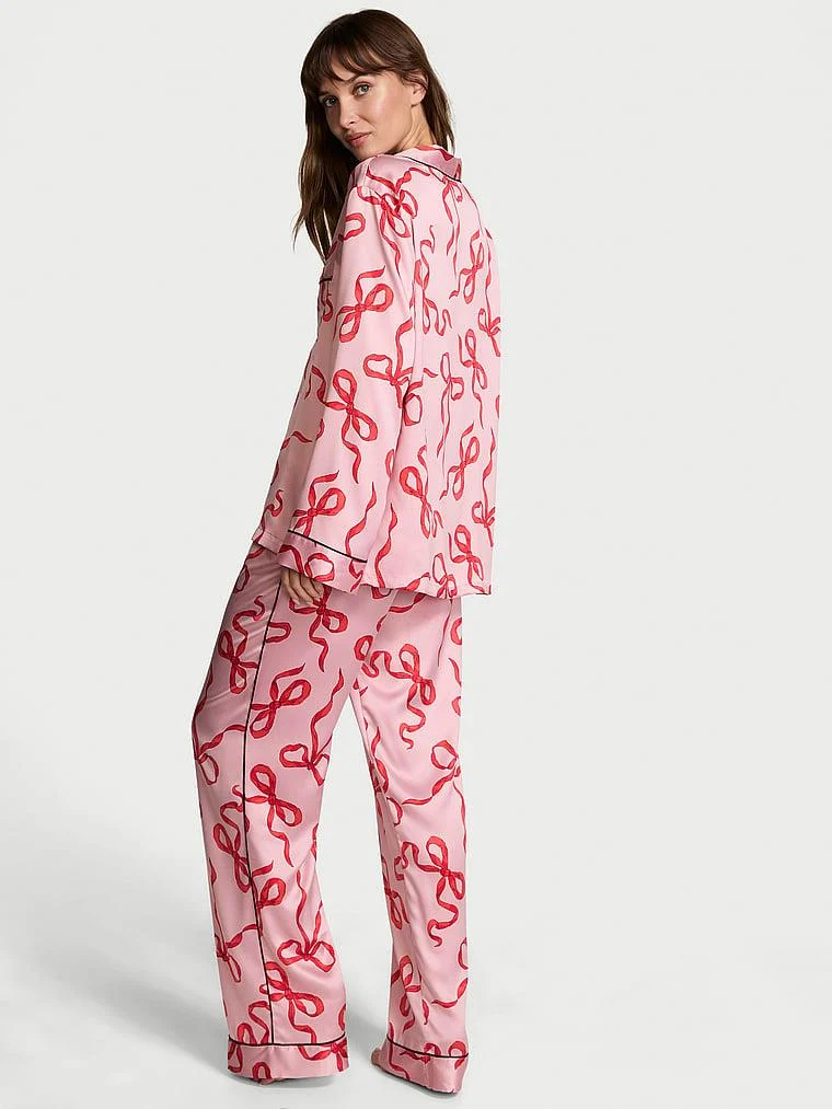 Victorias Secret Fashion Show 24 Parlak Saten Uzun Pijama Takimi arka görünüm