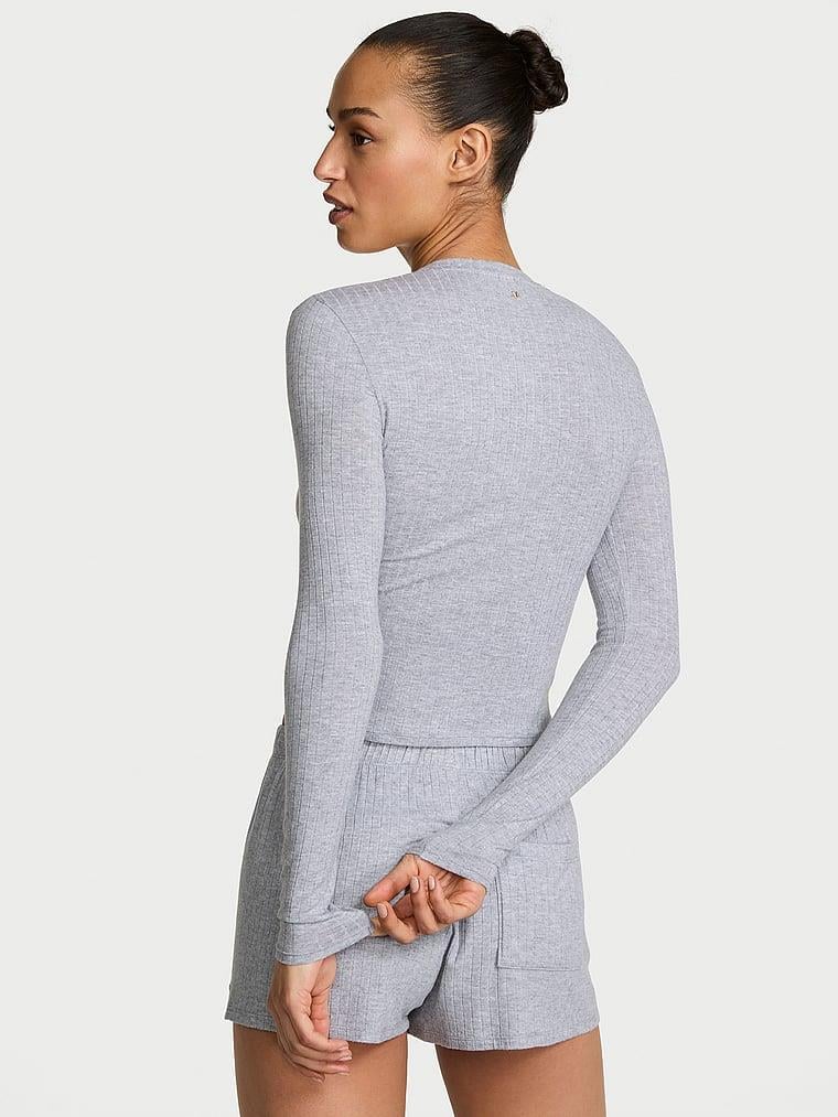 Modal Dokulu Uzun Kollu Sortlu Pijama Takimi arka görünüm
