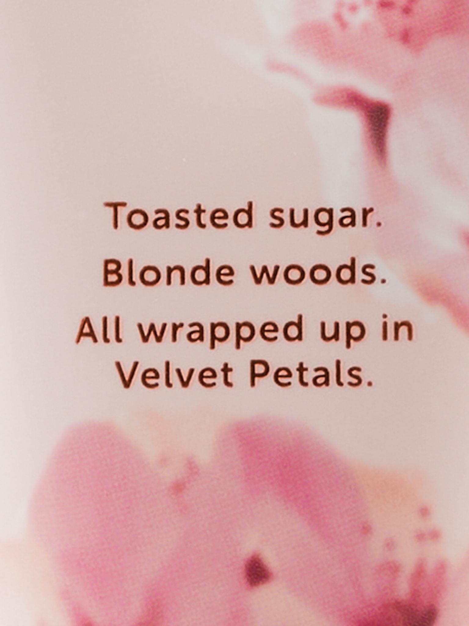 Velvet Petals Cashmere Vücut Losyonu arka görünümü