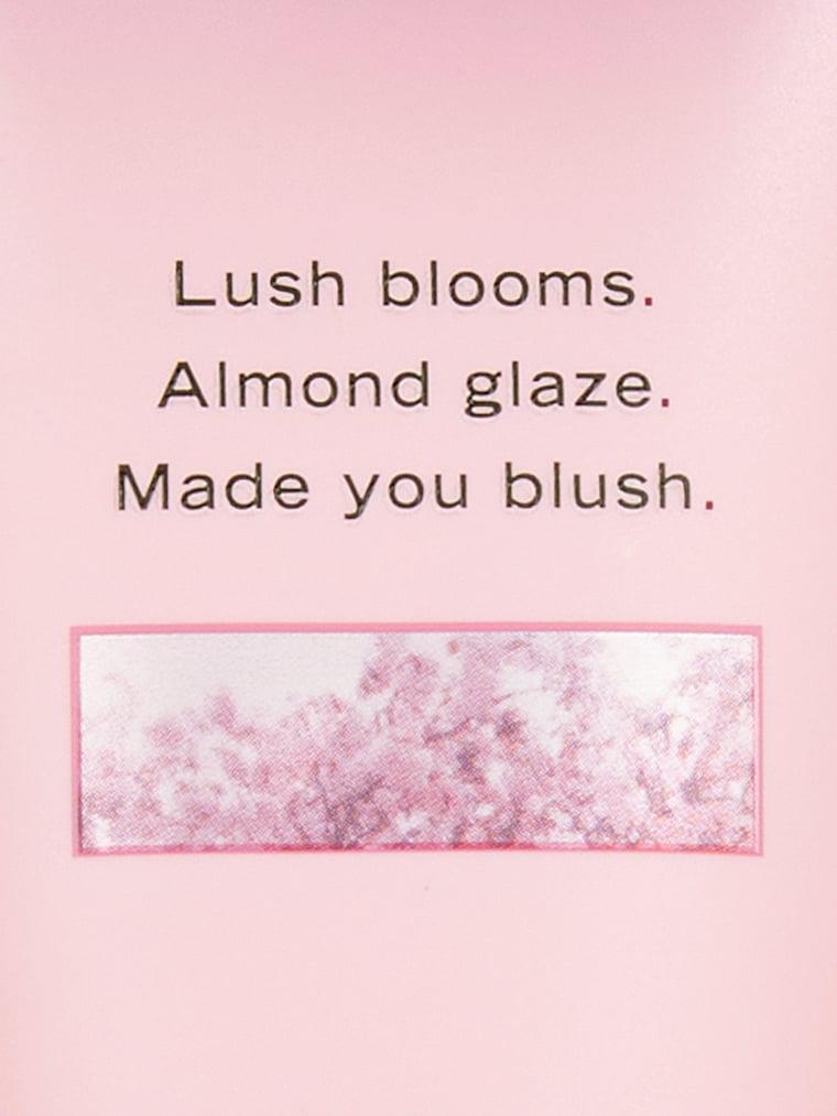 Velvet Petals Vücut Losyonu arka görünümü