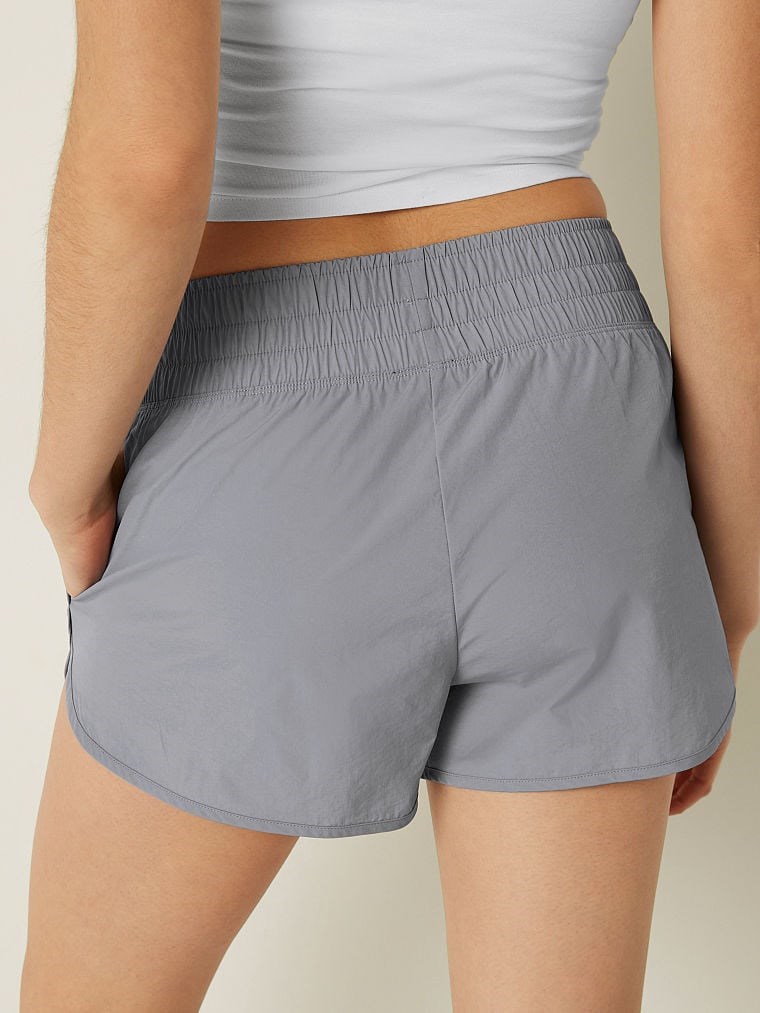 Pink Athletic Short arka görünümü