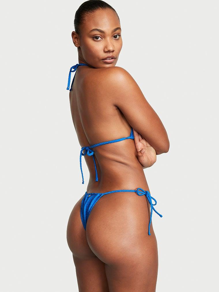 Ucgen Bikini Ustu arka görünümü