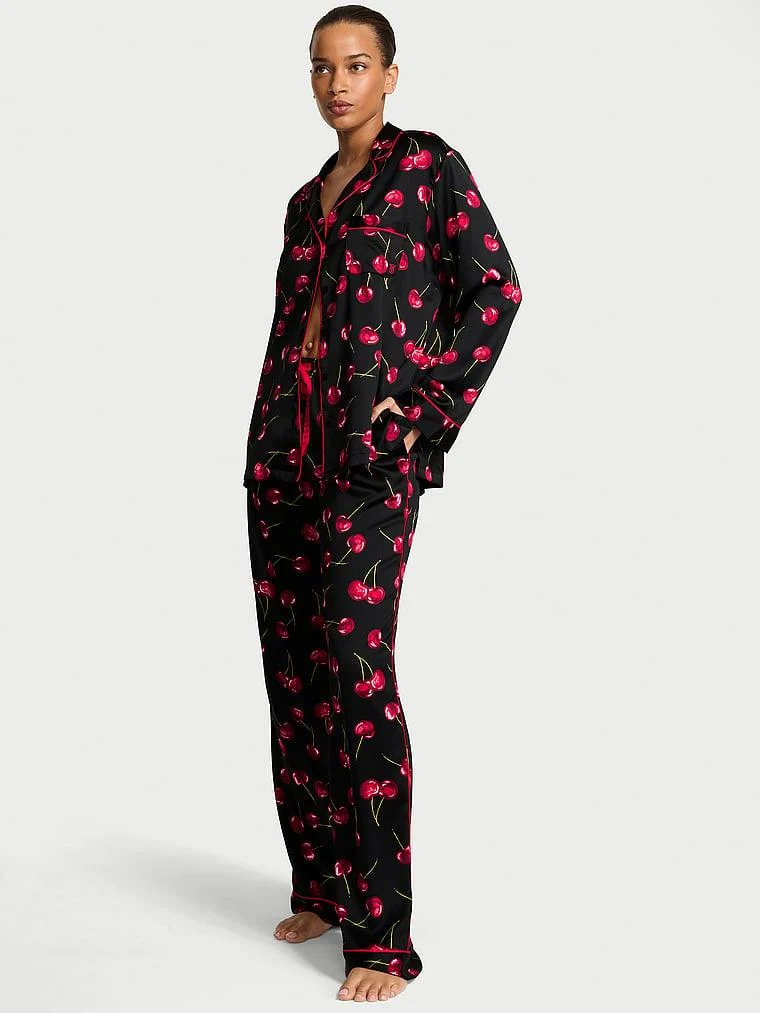 Parlak Saten Uzun Pijama Takimi arka görünümü