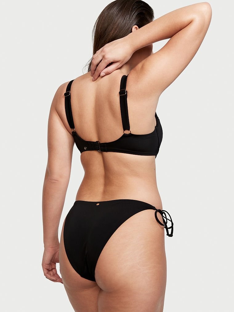 Wicked Bikini Ustu arka görünümü