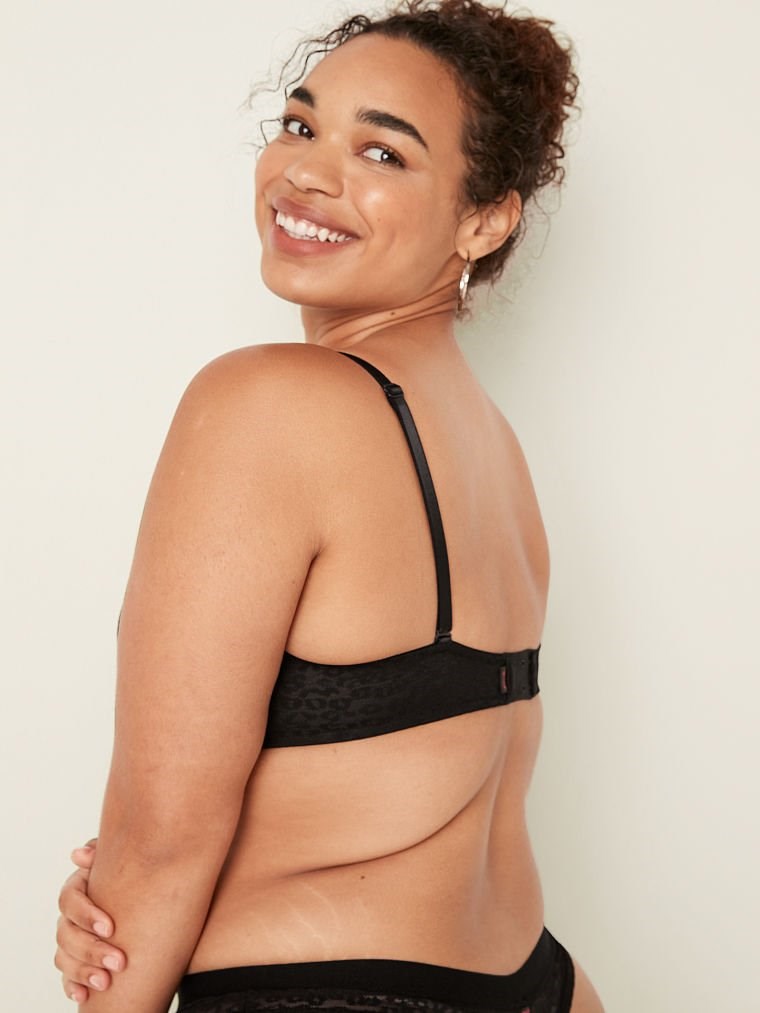 Victorias S Secret Pink Wear Everywhere Super Push Up Sütyen arka görünümü